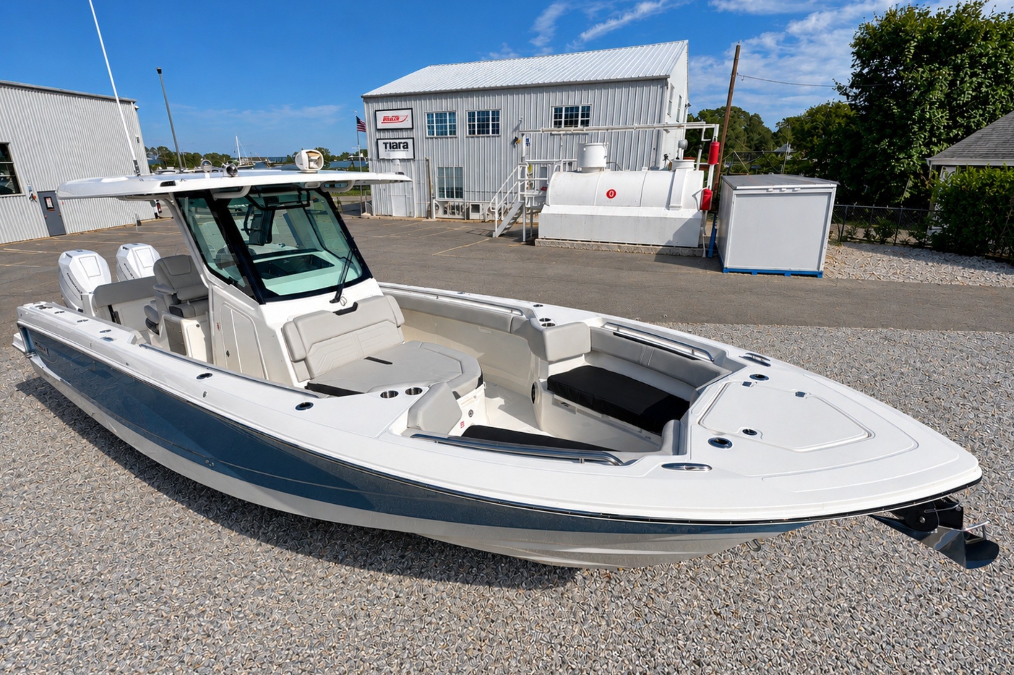 2027 Boston whaler 330 Outrage
