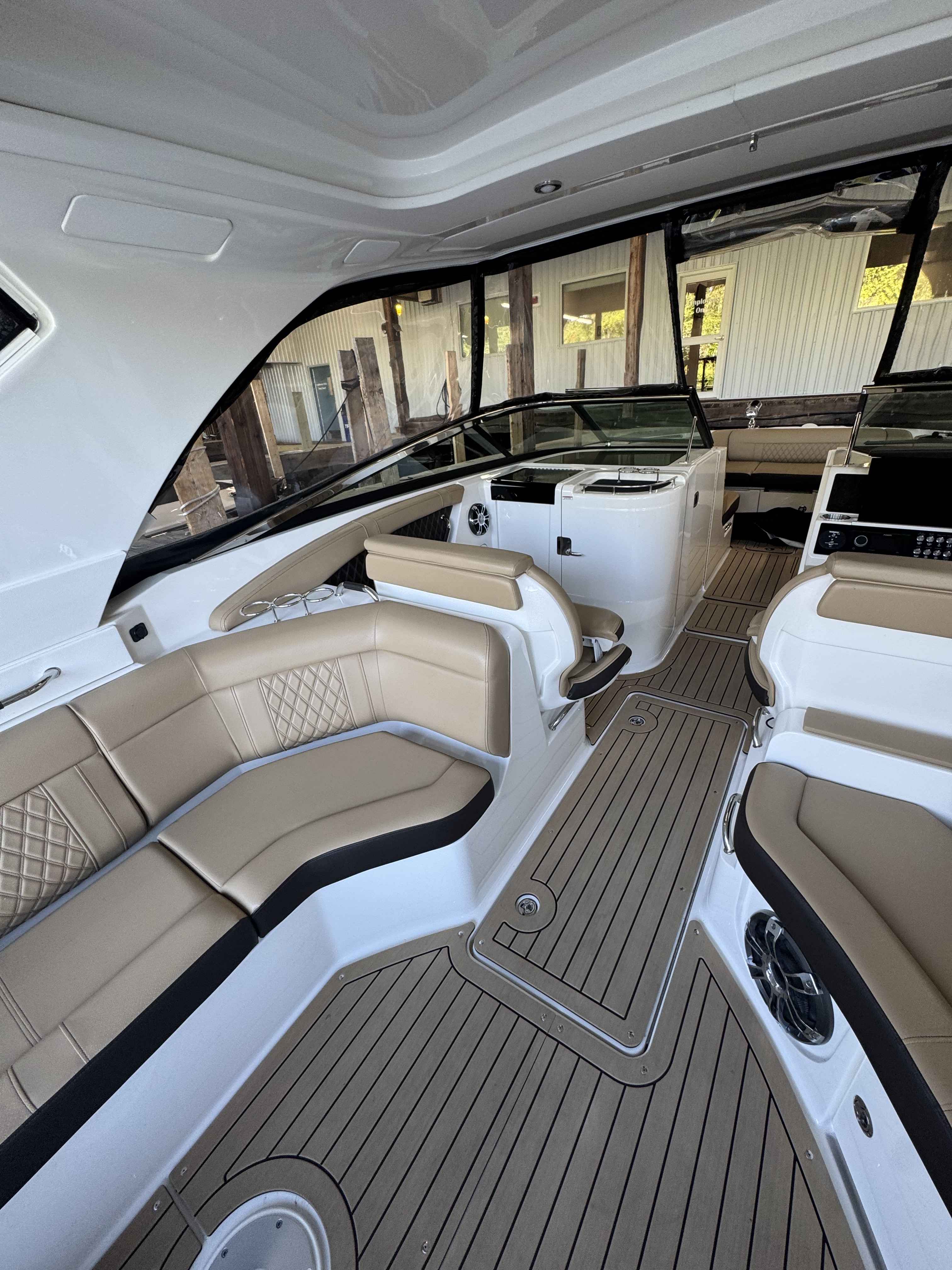 2020 SEA RAY 350SLX0