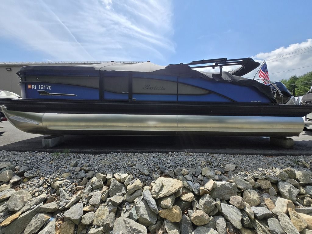 2023 Barletta boats 23UC-2