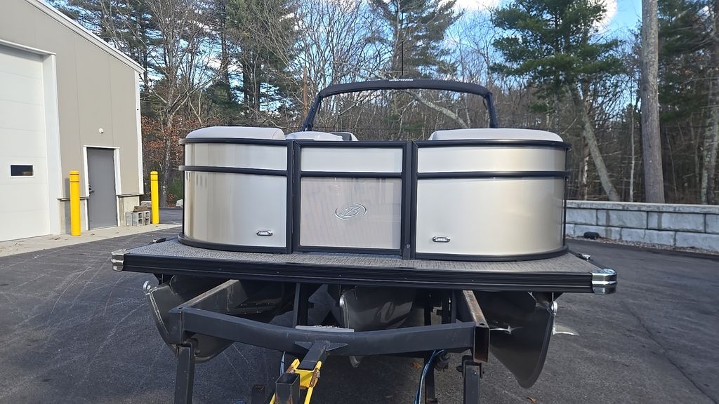 2025 Barletta boats A22QC-4