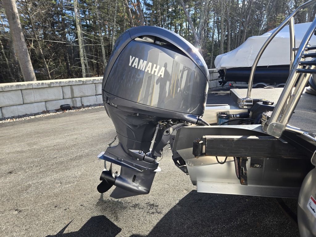 2025 Barletta boats A22QC-14