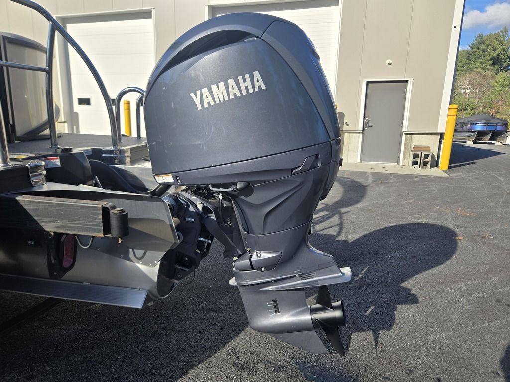 2025 Barletta boats A22QC-15