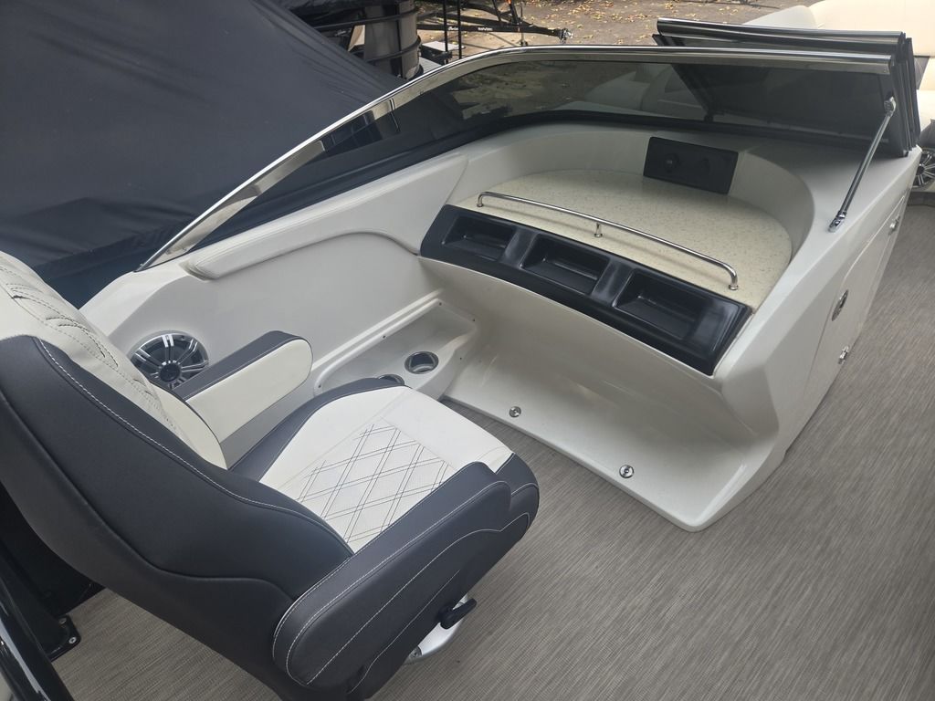 2018 Bennington 25QXSBWA-5