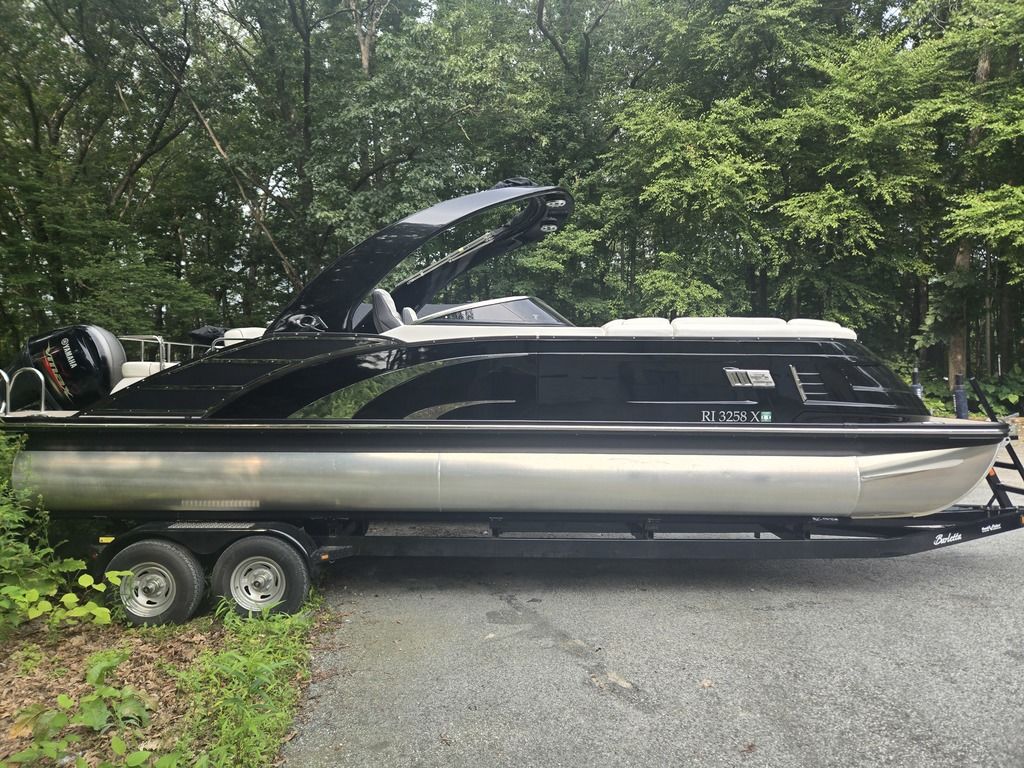 2018 Bennington 25QXSBWA-15