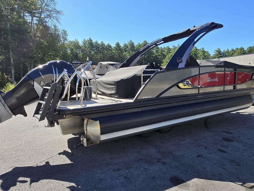 2023 Barletta boats L23UCA-5