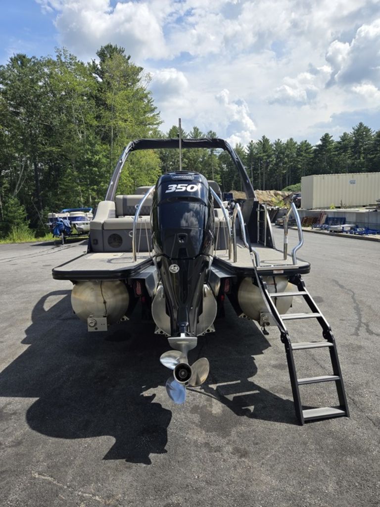 2023 Barletta boats L23UCA-9