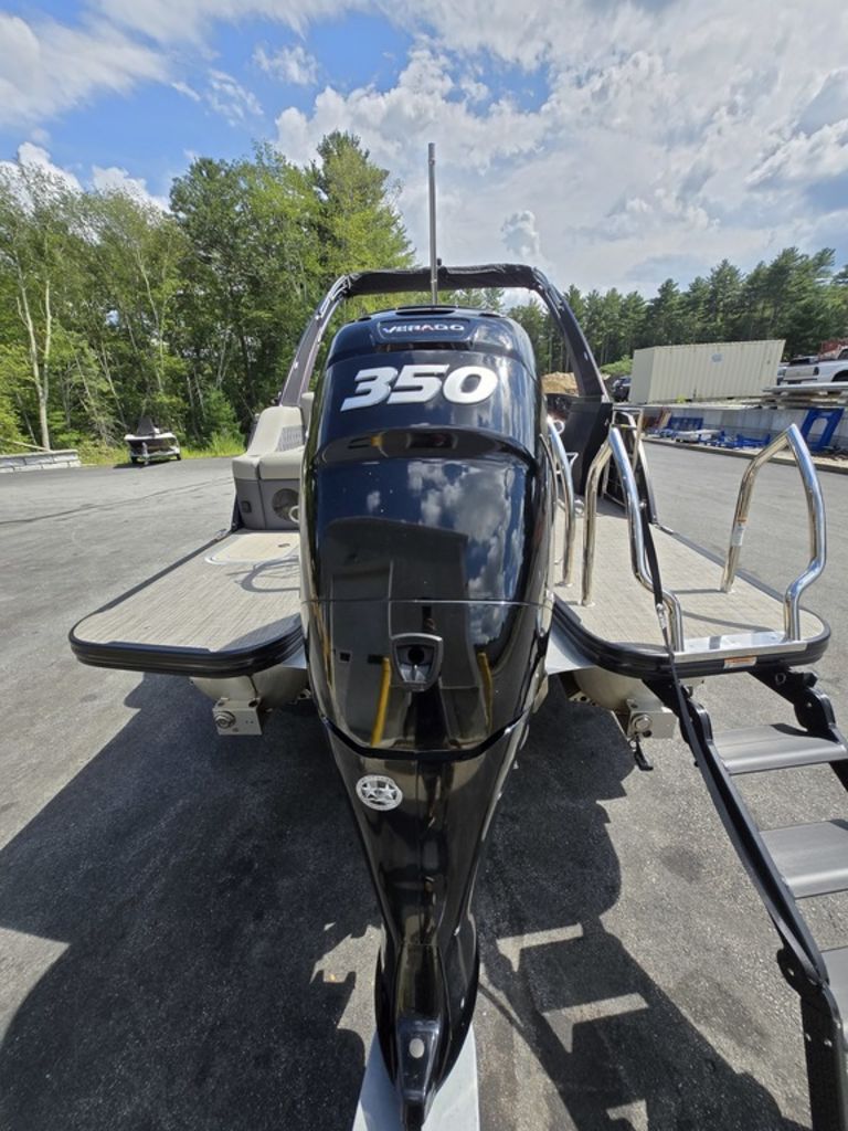 2023 Barletta boats L23UCA-10