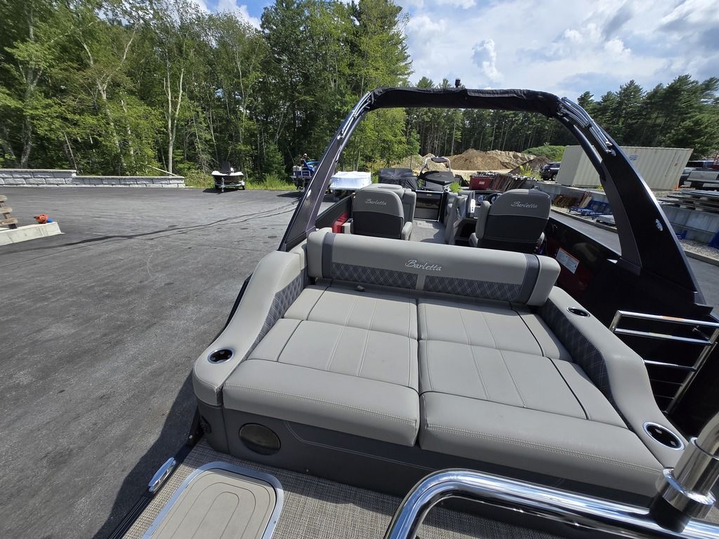 2023 Barletta boats L23UCA-11