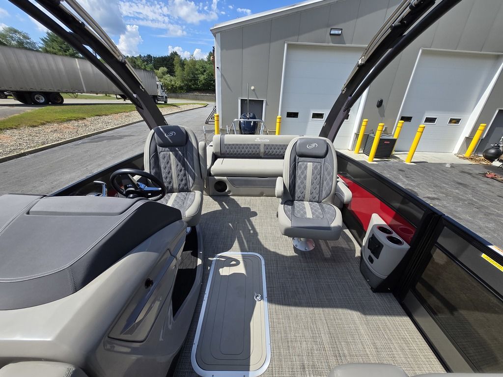 2023 Barletta boats L23UCA-15