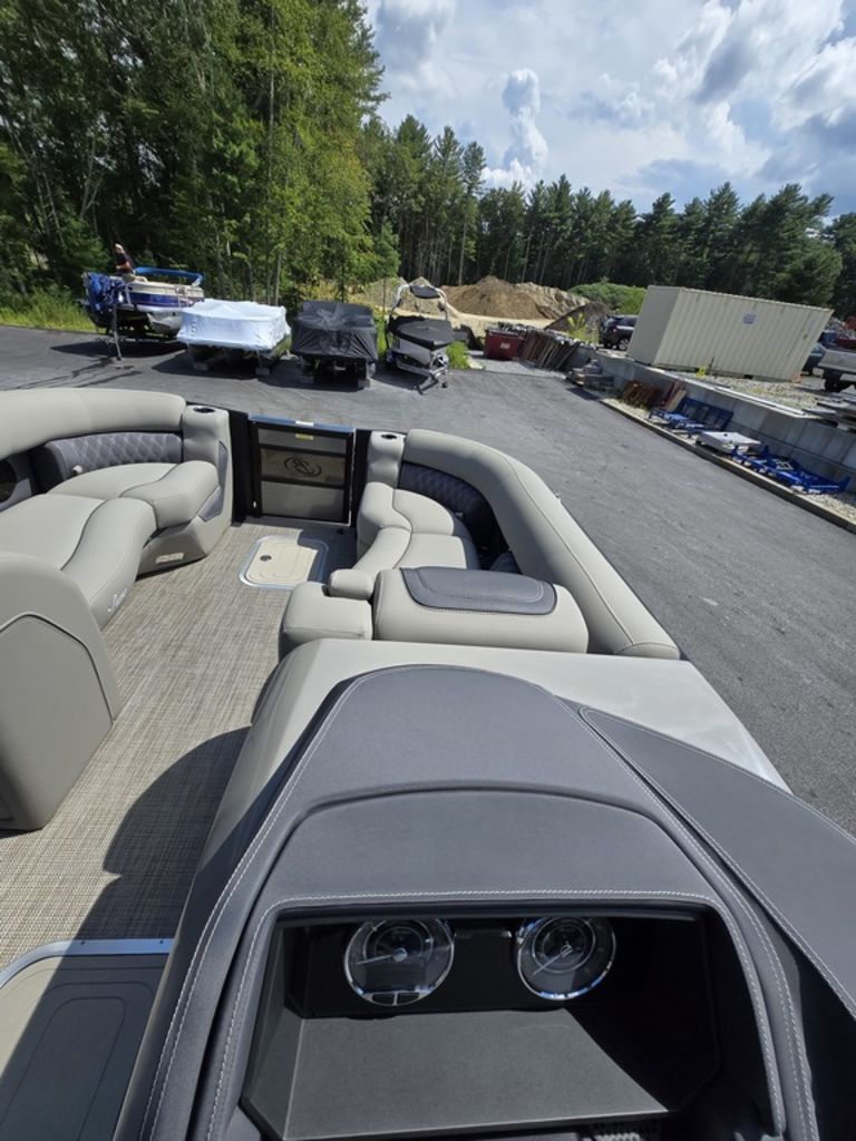 2023 Barletta boats L23UCA-16