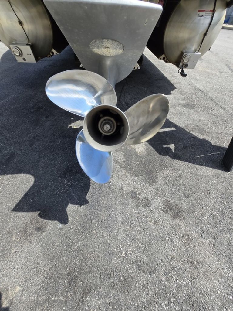 2023 Barletta boats L23UCA-19