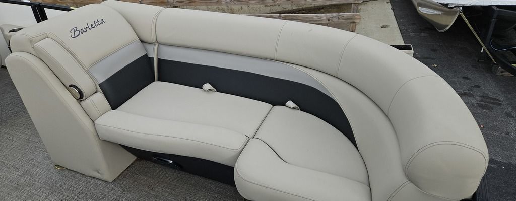 2021 Barletta boats C22QC-17