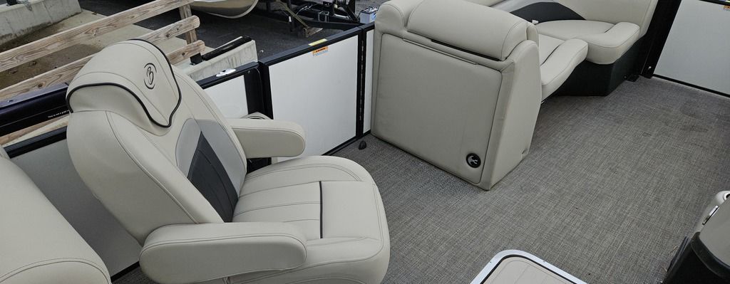 2021 Barletta boats C22QC-19