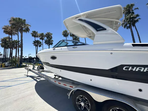 2025 Chaparral 26 Surf 5