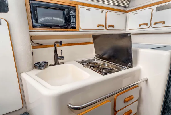1992 Sea ray 330 Sundancer 17