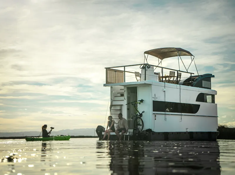 Boat image thumbnail 4