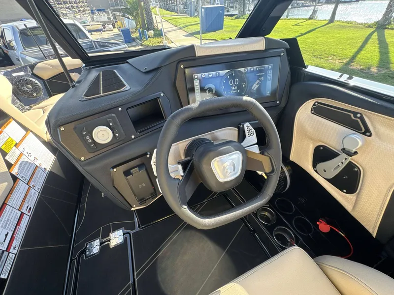 Boat image thumbnail 5