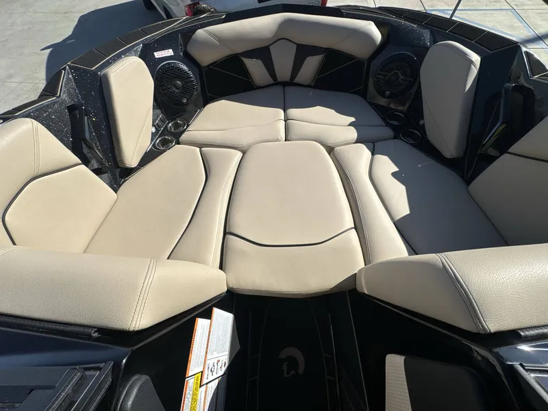 Boat image thumbnail 12