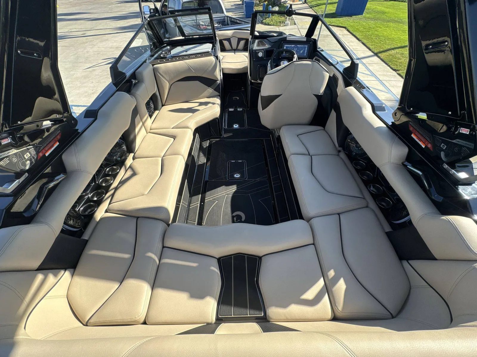 Boat image 17