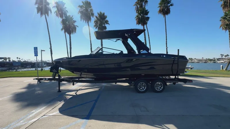 Boat image thumbnail 1