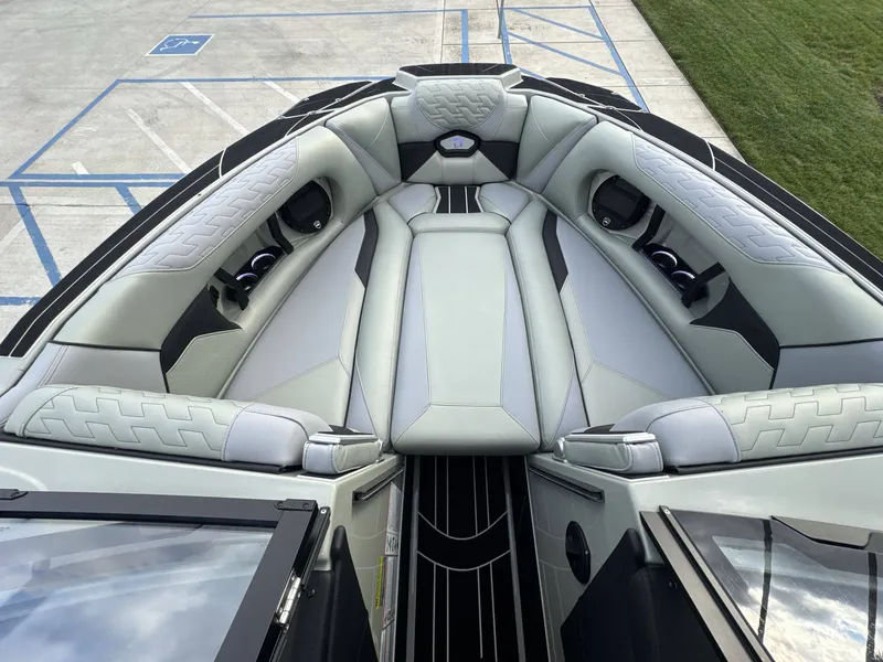 Boat image thumbnail 9