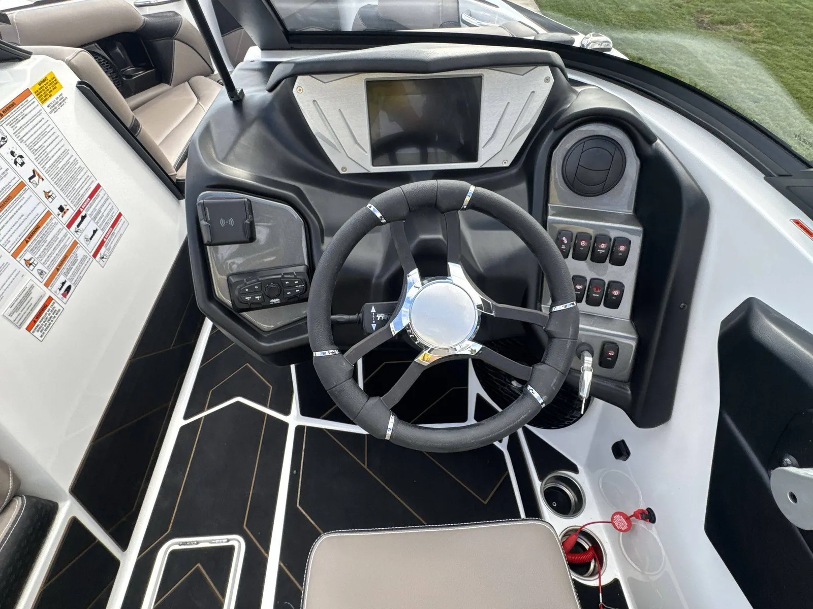 Boat image 7