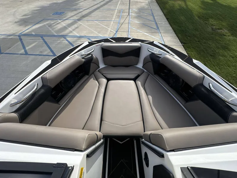 Boat image thumbnail 14