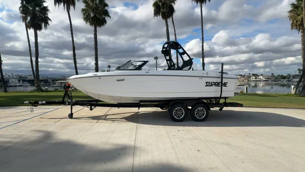 2026 Supreme S220 1