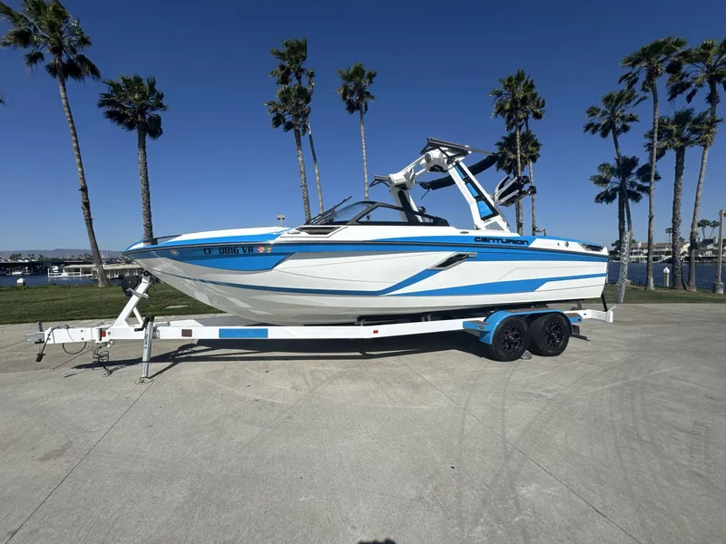 Boat image thumbnail 1