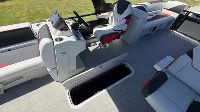 Boat image thumbnail 12