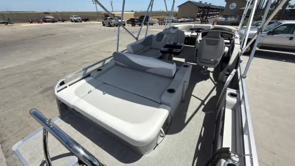 2026 Avalon 23 LSZ 8