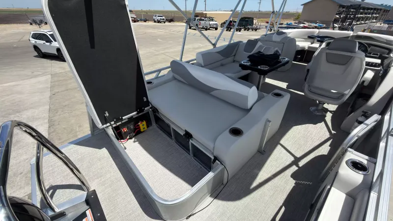 Boat image thumbnail 20