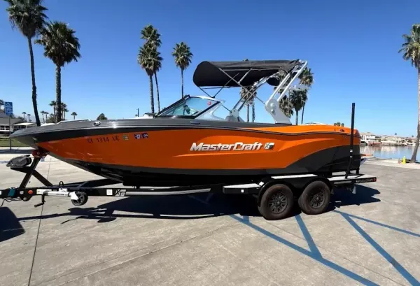 2018 Mastercraft XT21 5