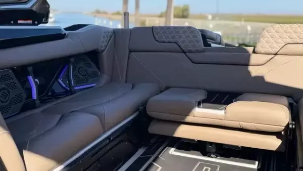 2027 Centurion RS230 19