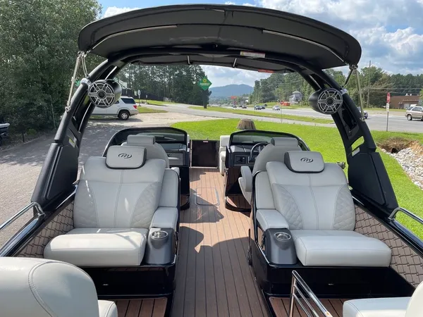 boat-detail-slider-thumb-9