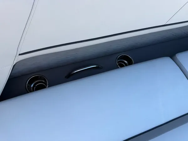boat-detail-slider-thumb-6