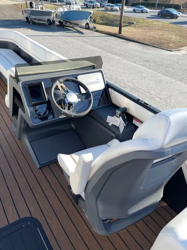 boat-detail-slider-thumb-4