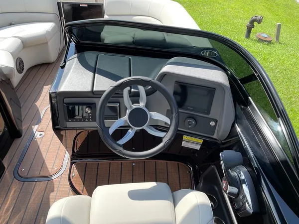 boat-detail-slider-thumb-7