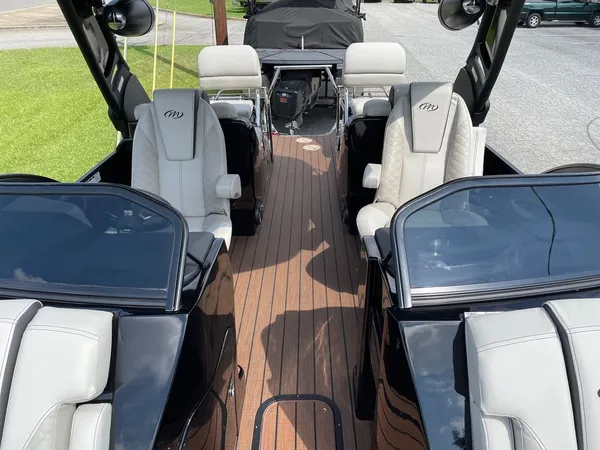 boat-detail-slider-thumb-5