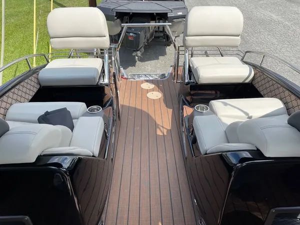 boat-detail-slider-thumb-6