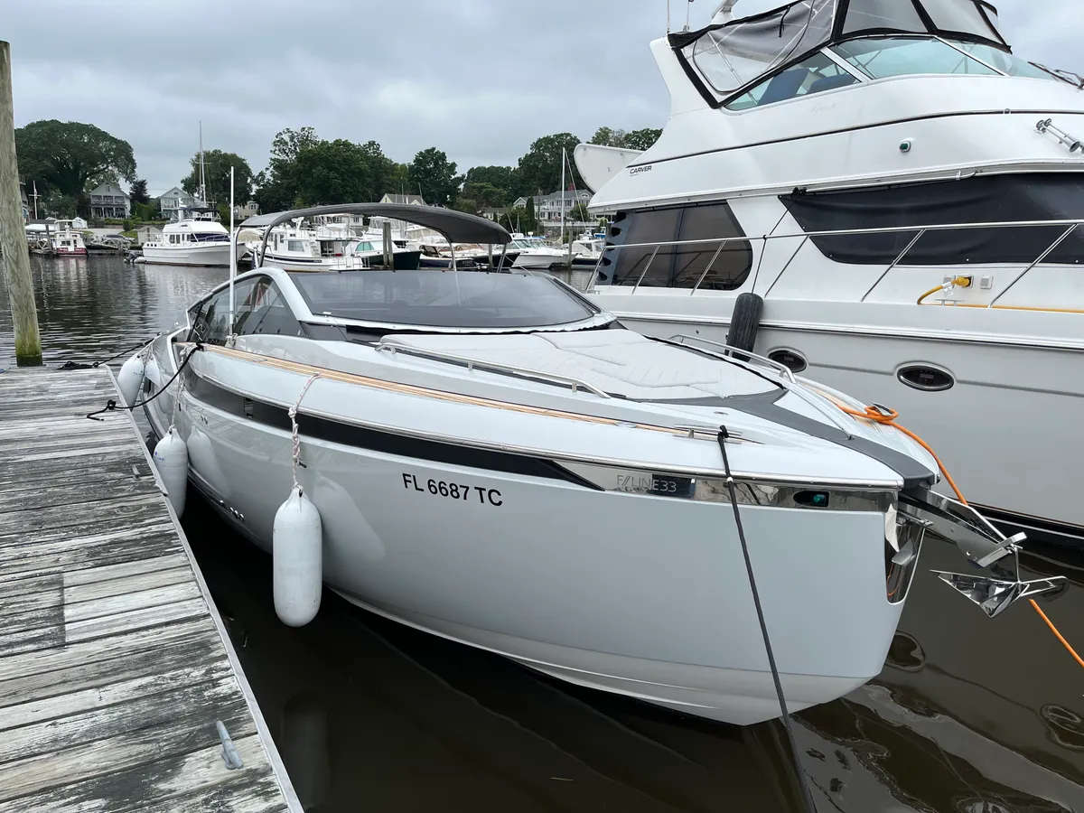 2022 Fairline F-LINE 33