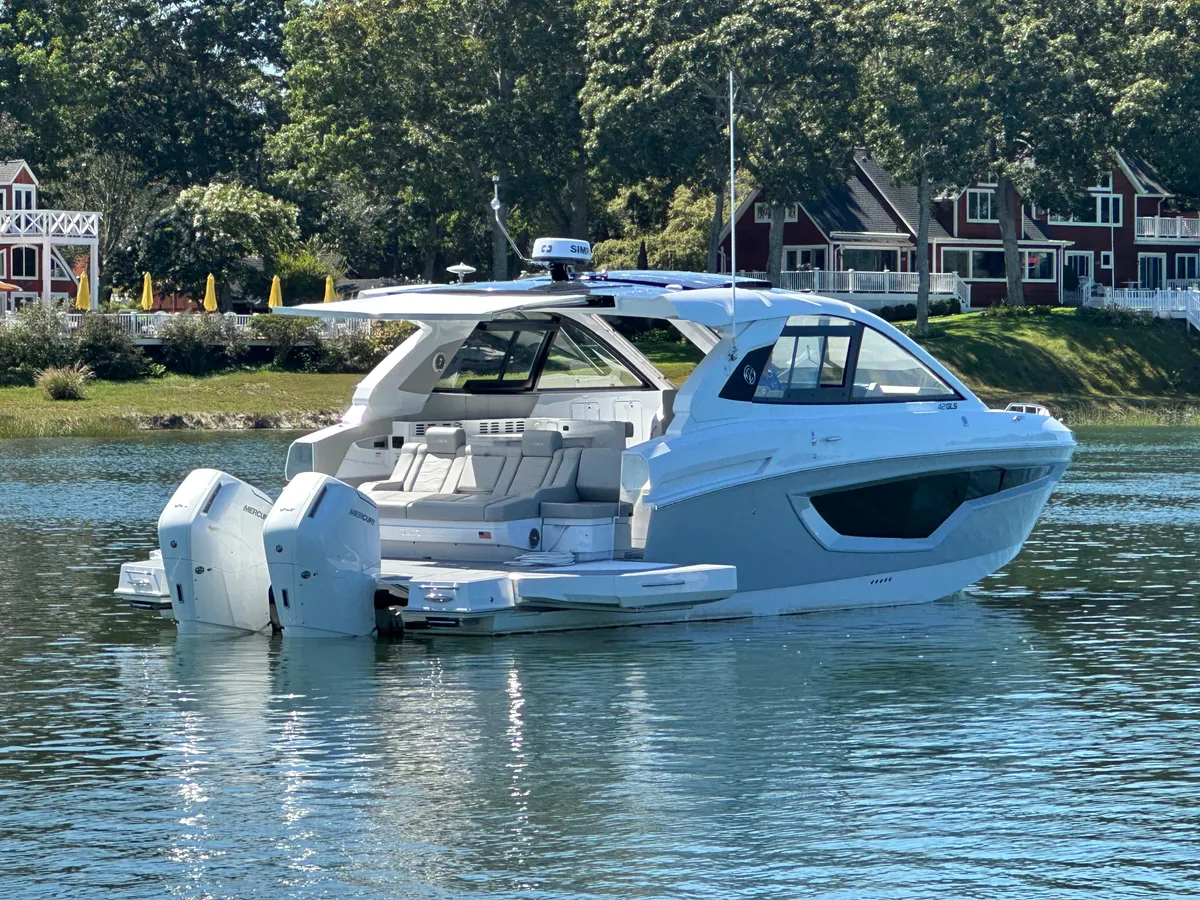 2024 Cruisers Yachts 42 GLS - OB