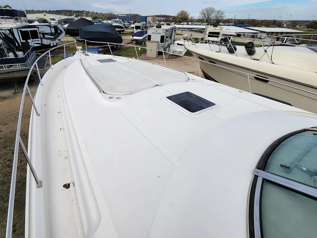 boat-carouselImage-image