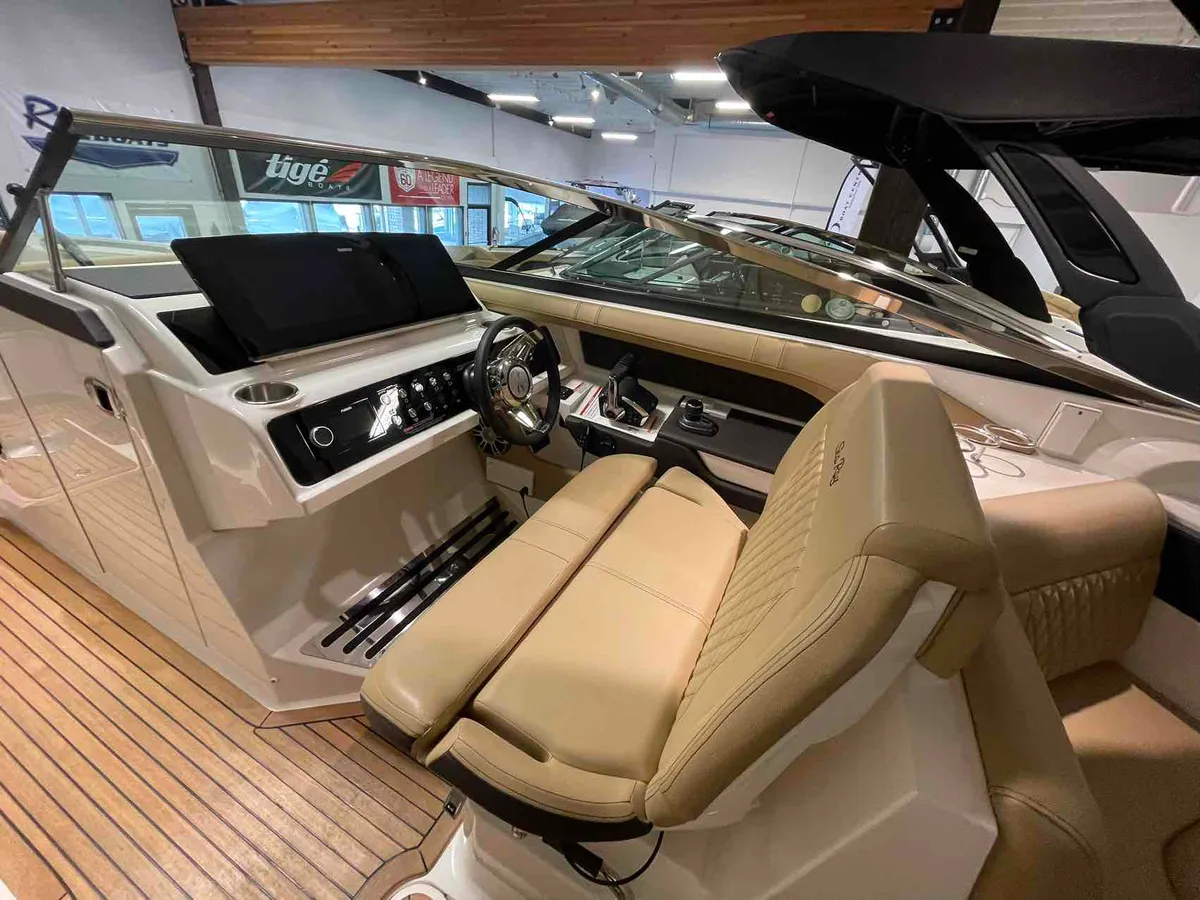 2024 Sea Ray SLX 310-14