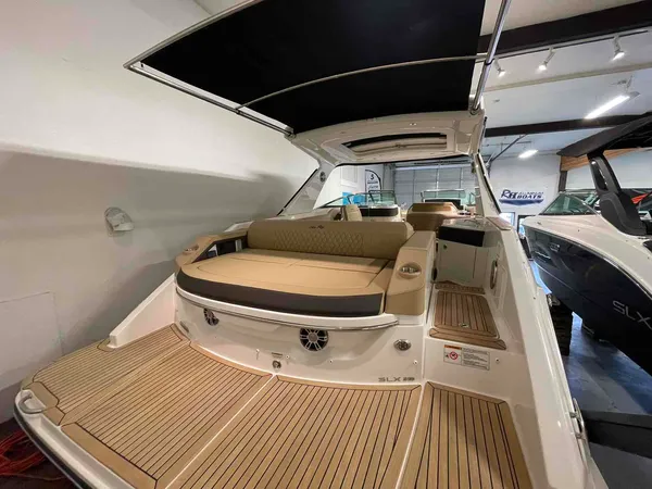 2024 Sea Ray SLX 310-10