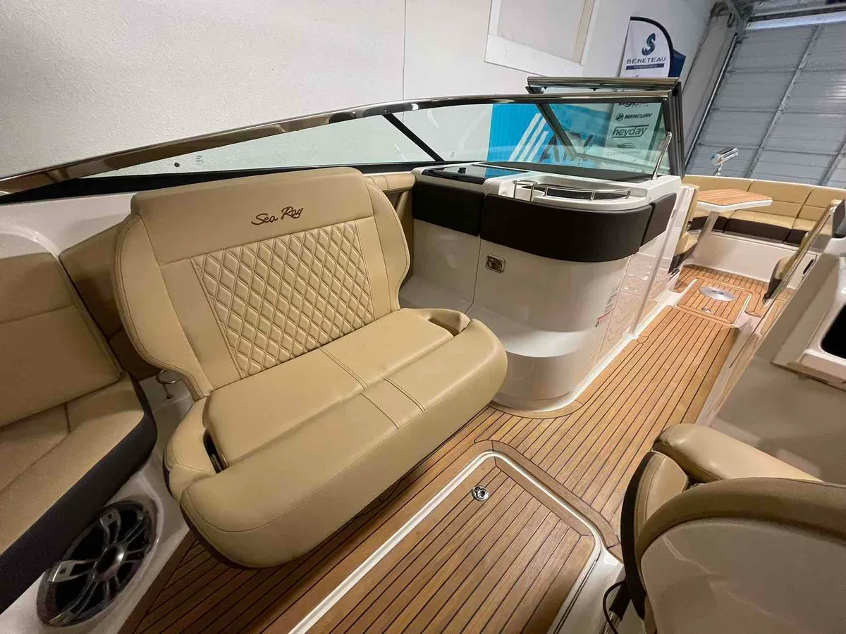 2024 Sea Ray SLX 310-15
