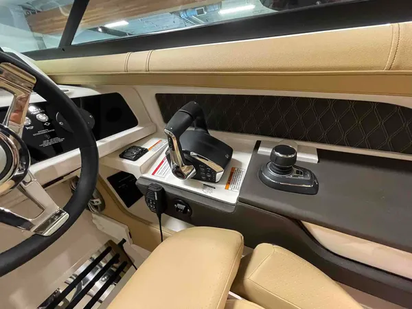 2024 Sea Ray SLX 310-23
