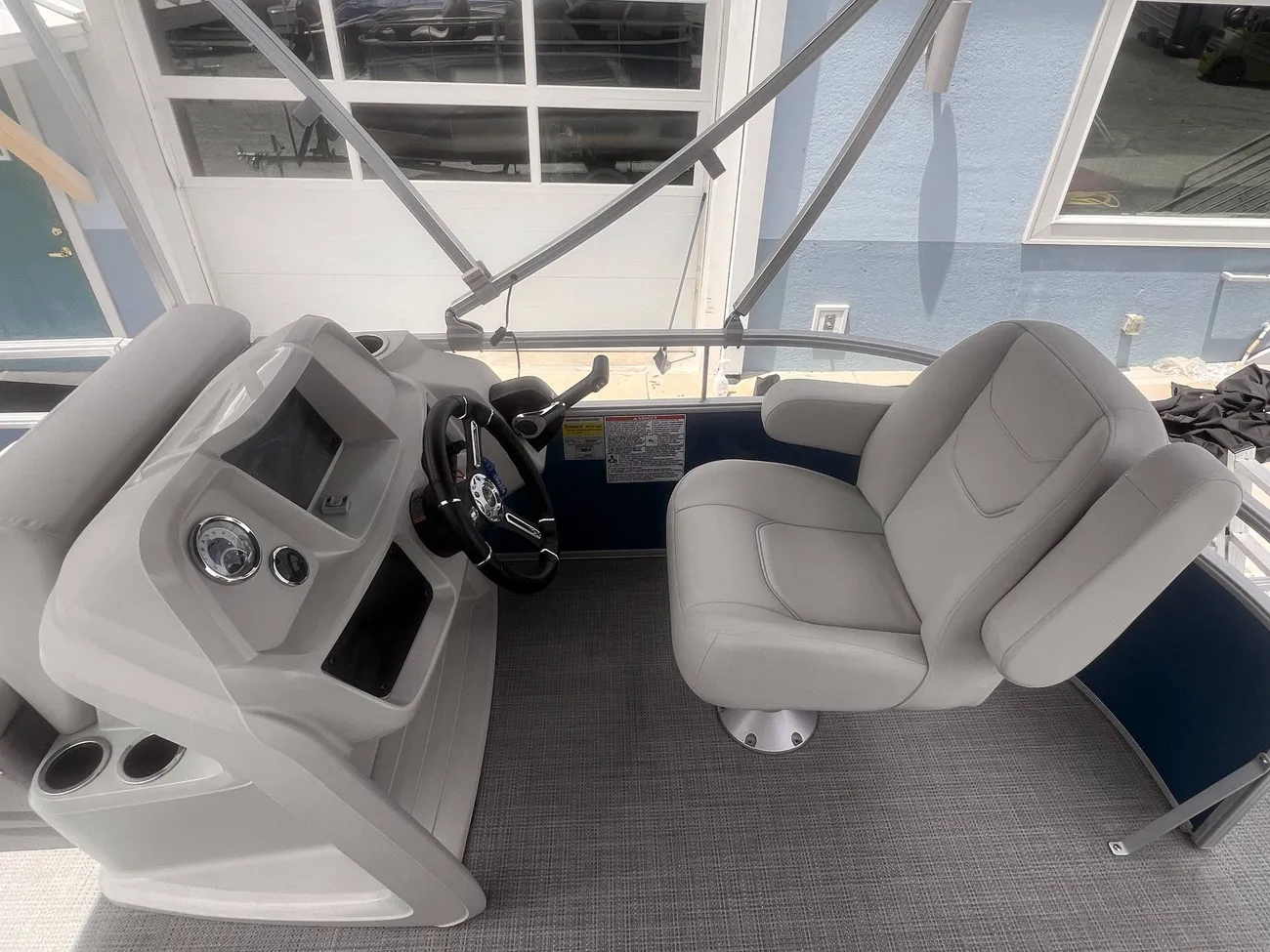 2024 SunChaser Vista 16 Fish-8