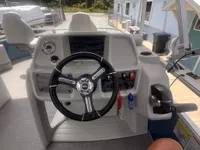 2024 SunChaser Vista 16 Fish-9