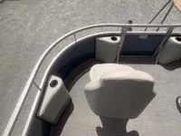 2024 SunChaser Vista 16 Fish-10